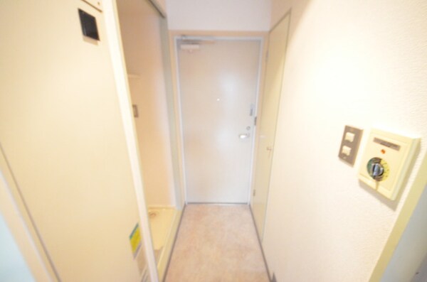 玄関(♪今日も一日頑張ろう！♪)