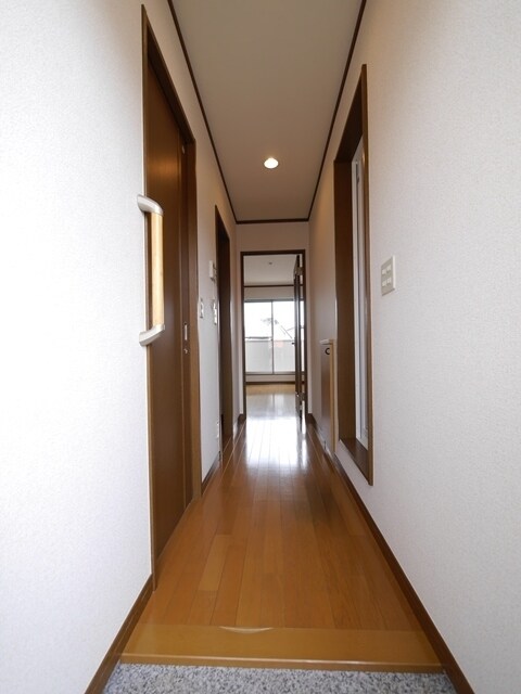 物件内観写真17　(★玄関からの様子★)