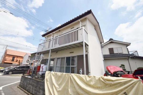 外観(★コンビニやスーパーが徒歩圏内にあります★)