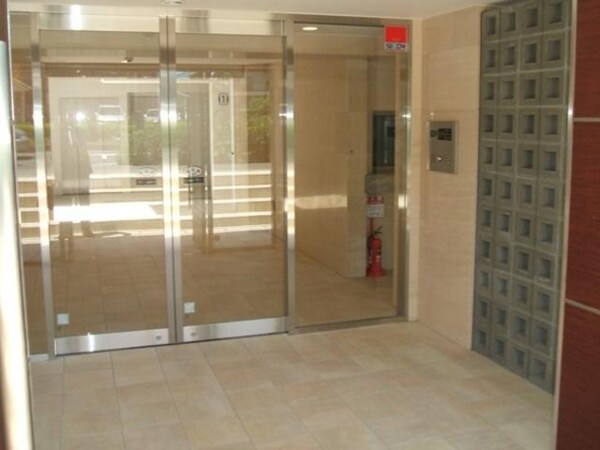 エントランス(★お部屋探しは株式会社タウンハウジング東京まで★)