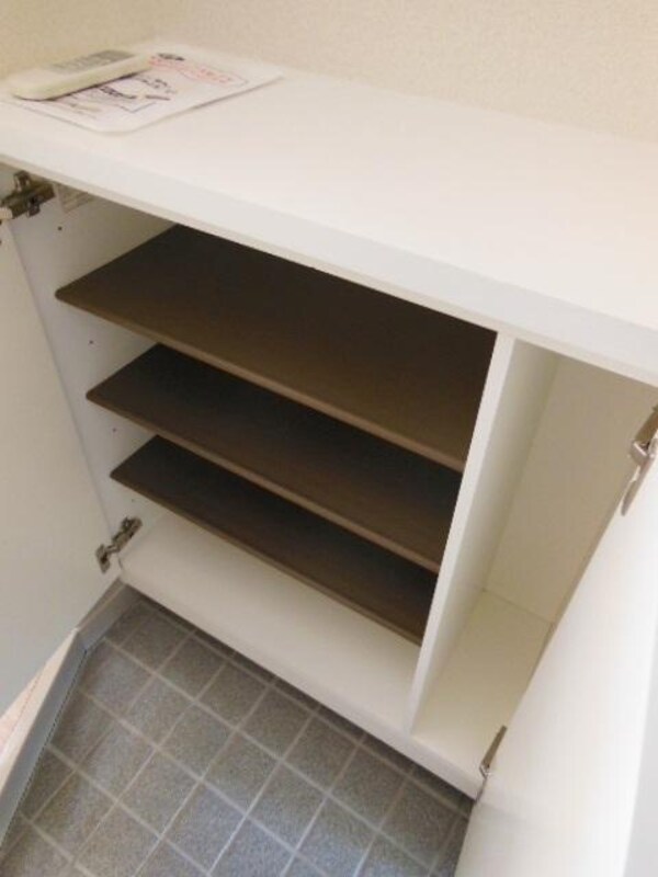 玄関(☆使わない靴はしっかり収納☆)