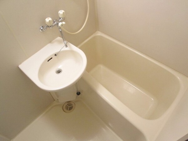 バス／シャワールーム等(♪バストイレ別です♪)