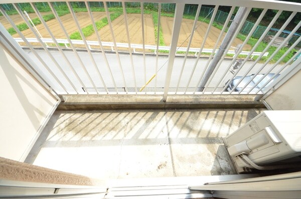 バルコニー(♪お布団が干せるバルコニー♪)