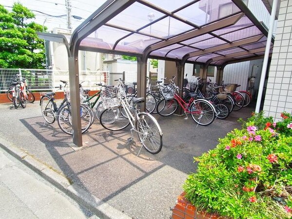 共有部分(♪屋根付き駐輪場♪)