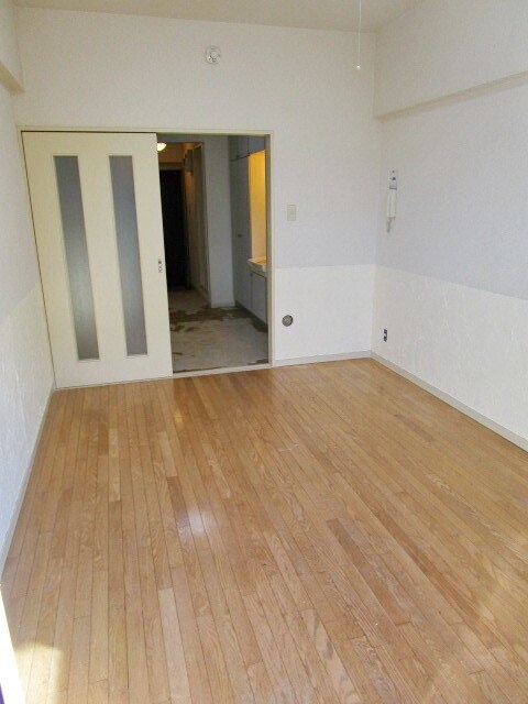 物件内観写真2　(★６帖のきれいなお部屋です★)