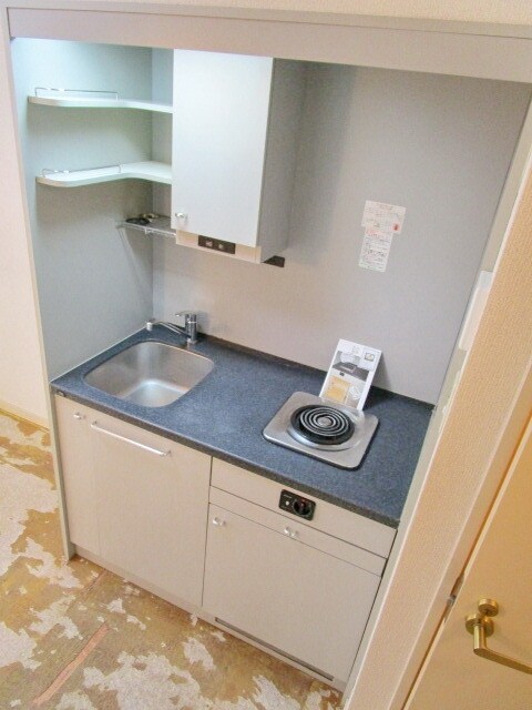 物件内観写真3　(★コンパクトなキッチン★)
