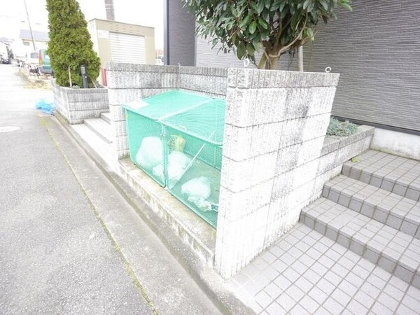 共有部分(★敷地内のゴミ置場です★)