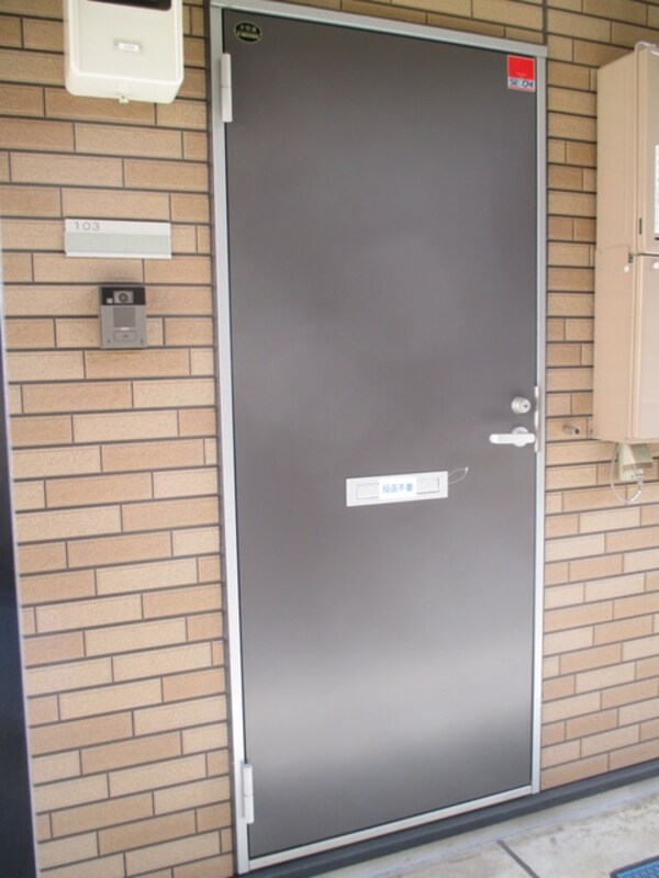 エントランス(★外から見た玄関の写真です★)