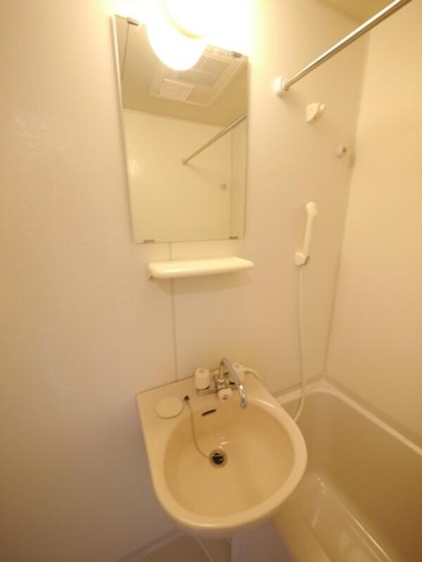 洗面(★忙しい時間に便利な鏡付き洗面台です★)