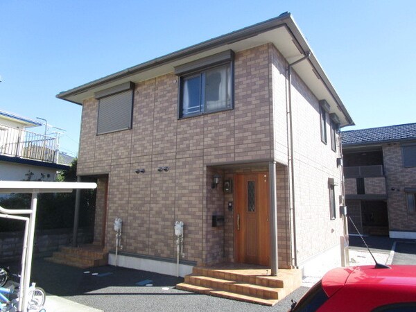 外観(～２世帯だけなので角部屋２面採光なんです～)