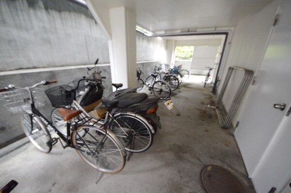 駐車場(駐輪場)