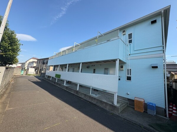 外観(♪警察署が近くて防犯面はちょっと安心♪)