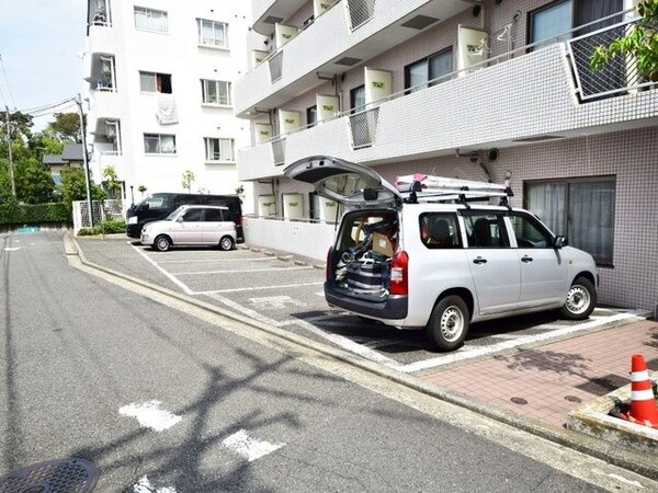 駐車場(★★敷地内に駐車スペースございます★★)