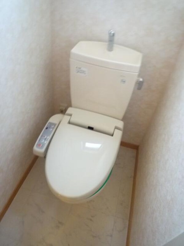 トイレ(★★快適なウォシュレット付★★)