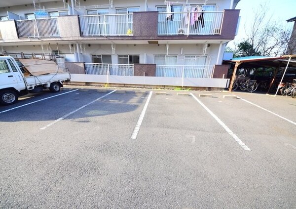 駐車場(★★広々と駐車しやすいです★★)