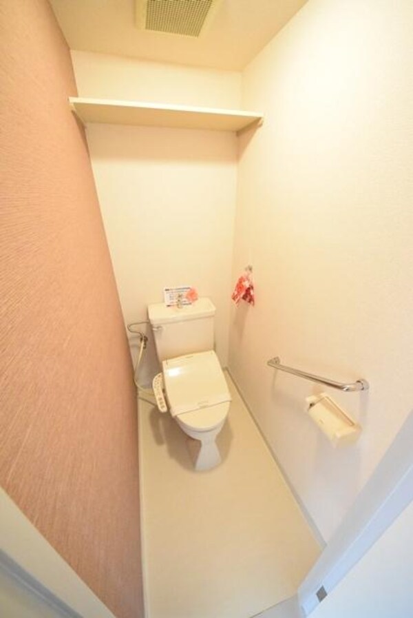 トイレ(同物件別部屋参考)