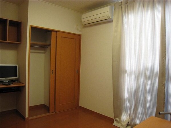 収納(※同タイプの物件の写真です（1階フローリング）)