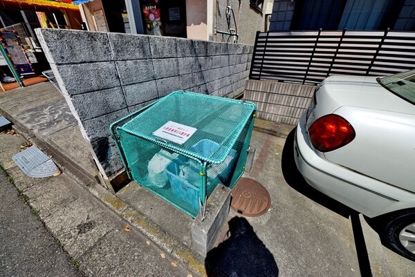 共有部分(専用ゴミ置き場)