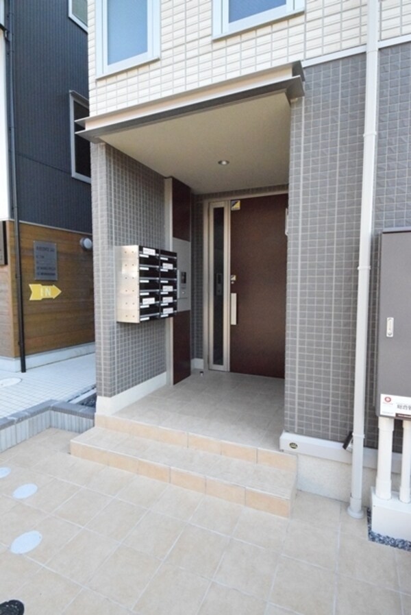 エントランス(★ＡＬＳＯＫホームセキュリティ付防犯住宅★)