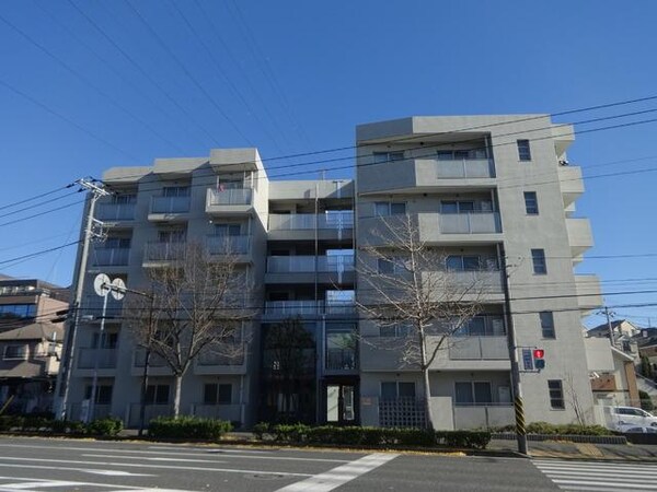 外観(★★主バルコニーは建物の裏側です★★)