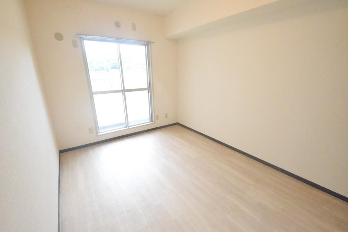 物件内観写真13　(リビング/居室)