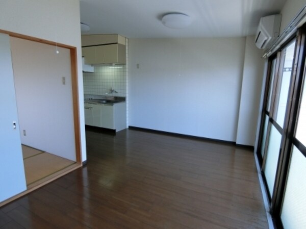 リビング・居室(同物件別部屋参考)