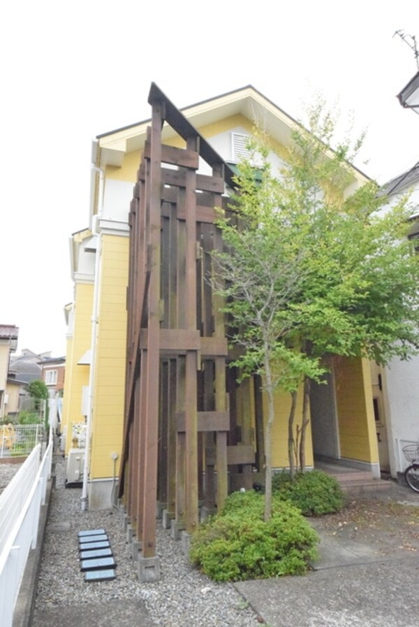 エントランス(★辻堂駅から徒歩7分★おしゃれな外観★)