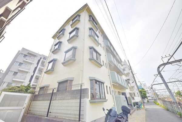 外観(★片瀬江ノ島駅まで徒歩3分のマンションです★)