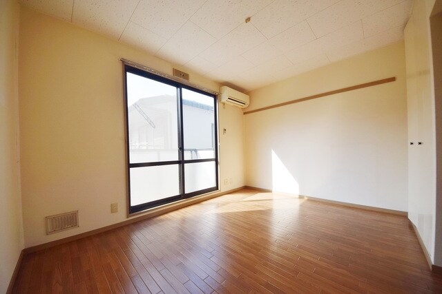 物件内観写真2　(★日当たり良好なフローリングのお部屋★)