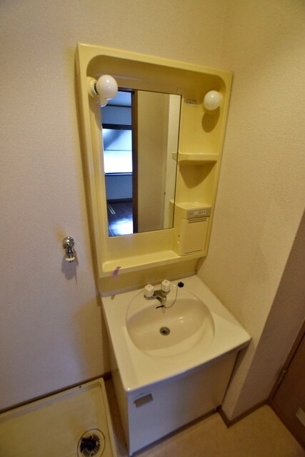 物件内観写真8　(★★嬉しい独立洗面台★★)
