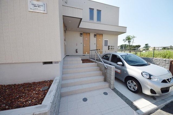 エントランス(★築浅！へーベルハウス！！★)