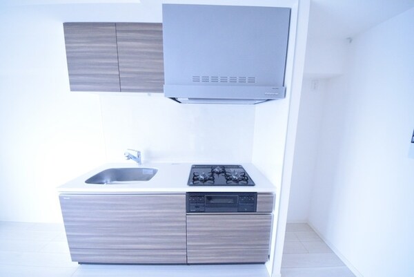 キッチン(★3口ガスのシステムキッチンです★)