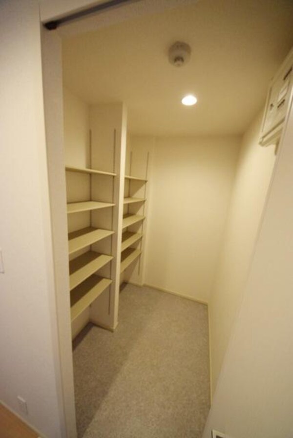 玄関(★長く住んでもお得な更新料不要★)