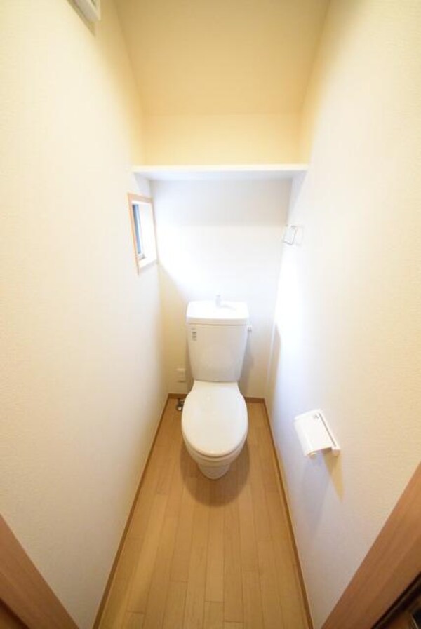 トイレ(★★窓がついております★★)