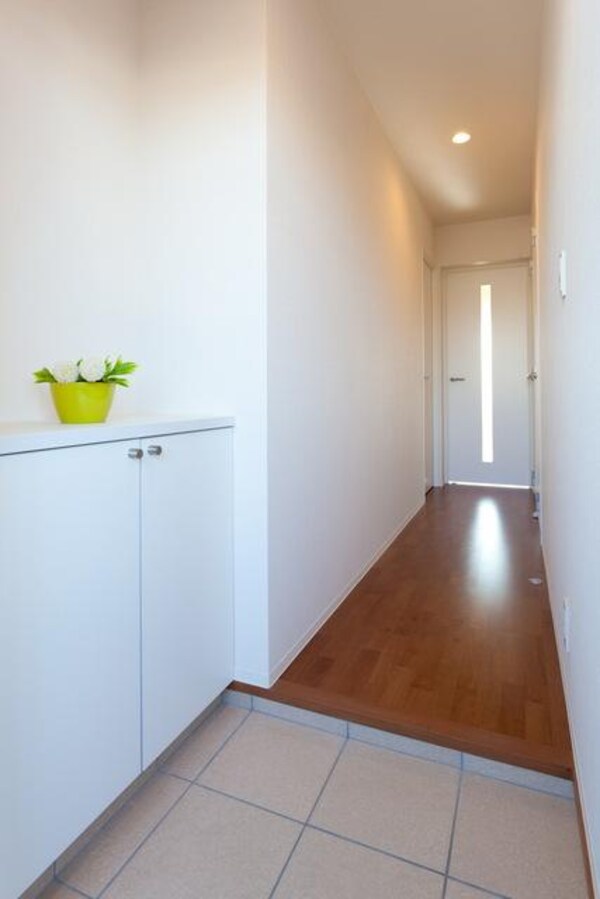 玄関(★★ゆとりのある玄関スペース★★)