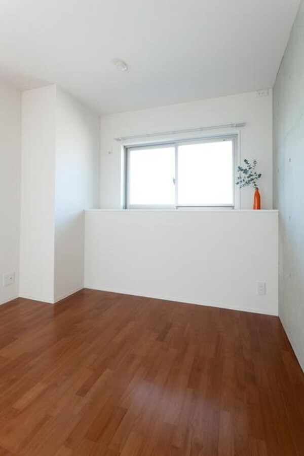 寝室(★★柔らかい色味のフローリング★★)