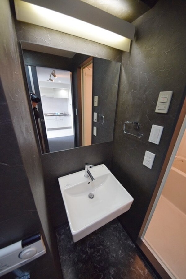 洗面(★お洒落な外観・内観！買い物便利な立地★)