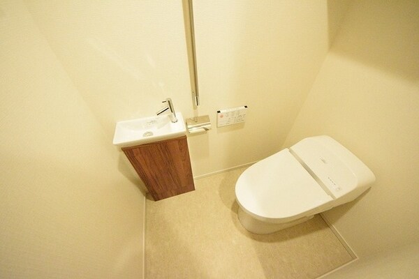 トイレ(トイレ別室の参考写真です)