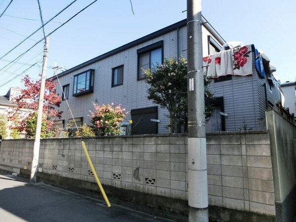 外観(閑静な住宅街にあります)