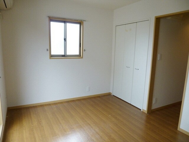 物件内観写真2　(★居室★)