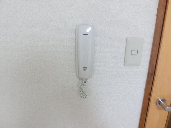 設備(インターホンです)