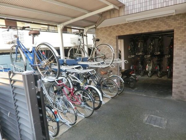 共有部分(屋根付き駐輪場★)