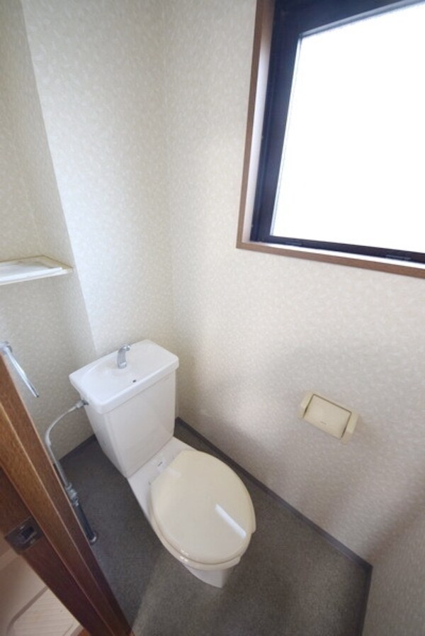 トイレ(お部屋探しは株式会社　タウンハウジング　までお気軽にお問合…)