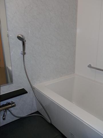 物件内観写真3　(高温差湯式セミオートバス)