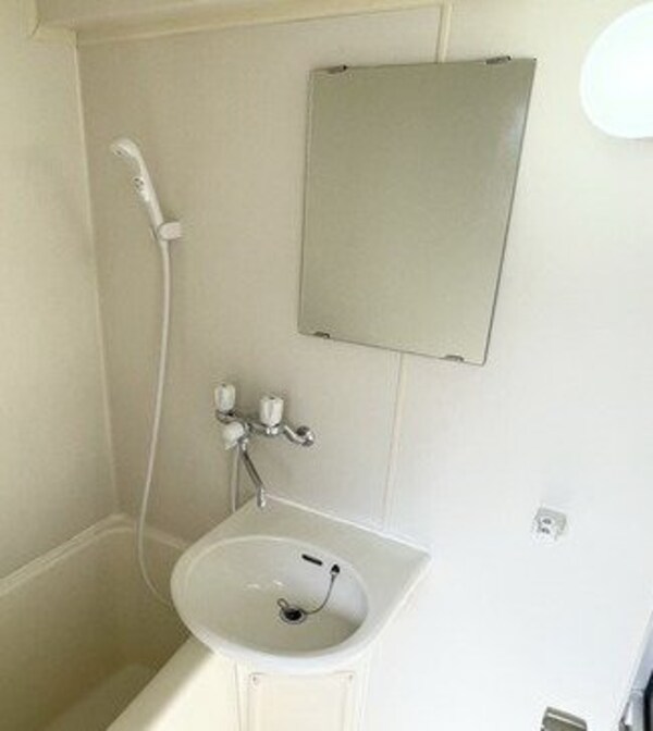 洗面(バス／シャワールーム等)