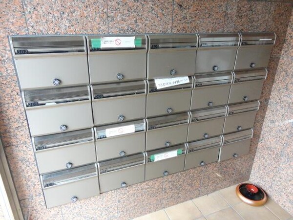 エントランス(集合ポスト)