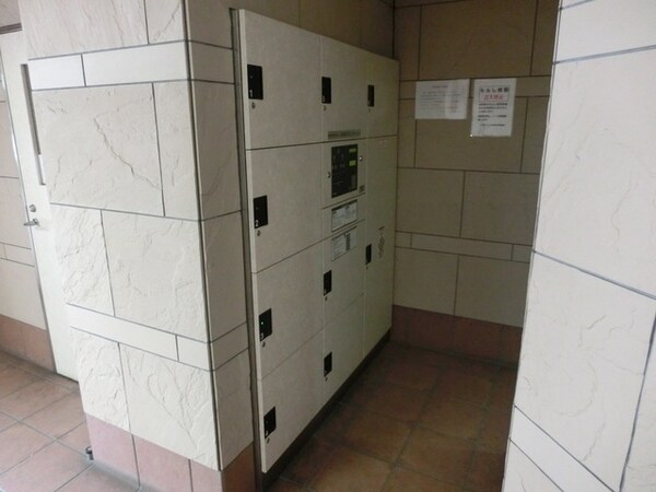 共有部分(不在時も安心の宅配ボックス付き)