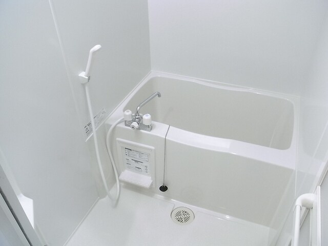 物件内観写真10　(ゆったりバスルーム)