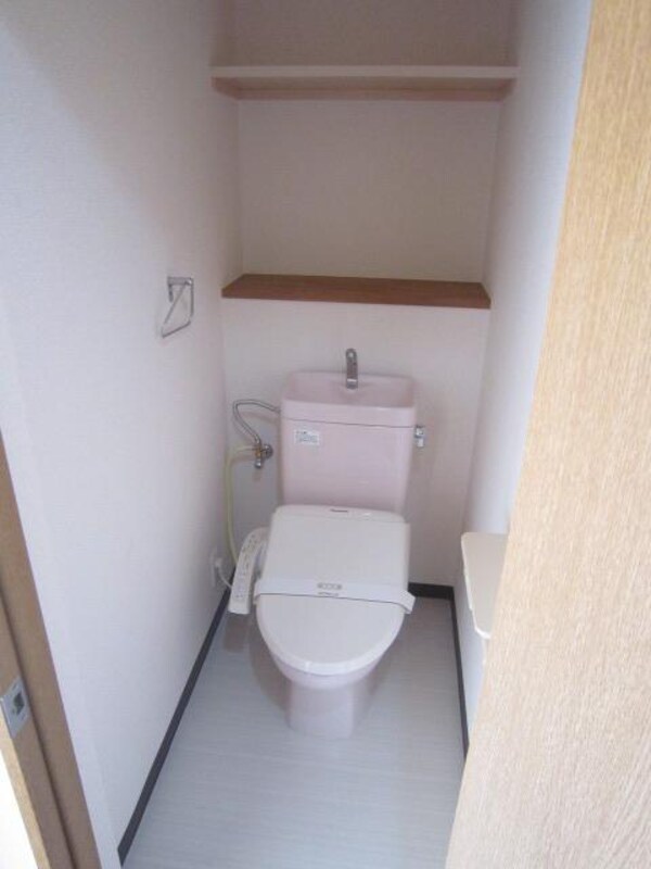 トイレ(温水洗浄便座付です)