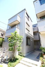 閑静な住宅街なので、落ち着いて暮らせる環境です